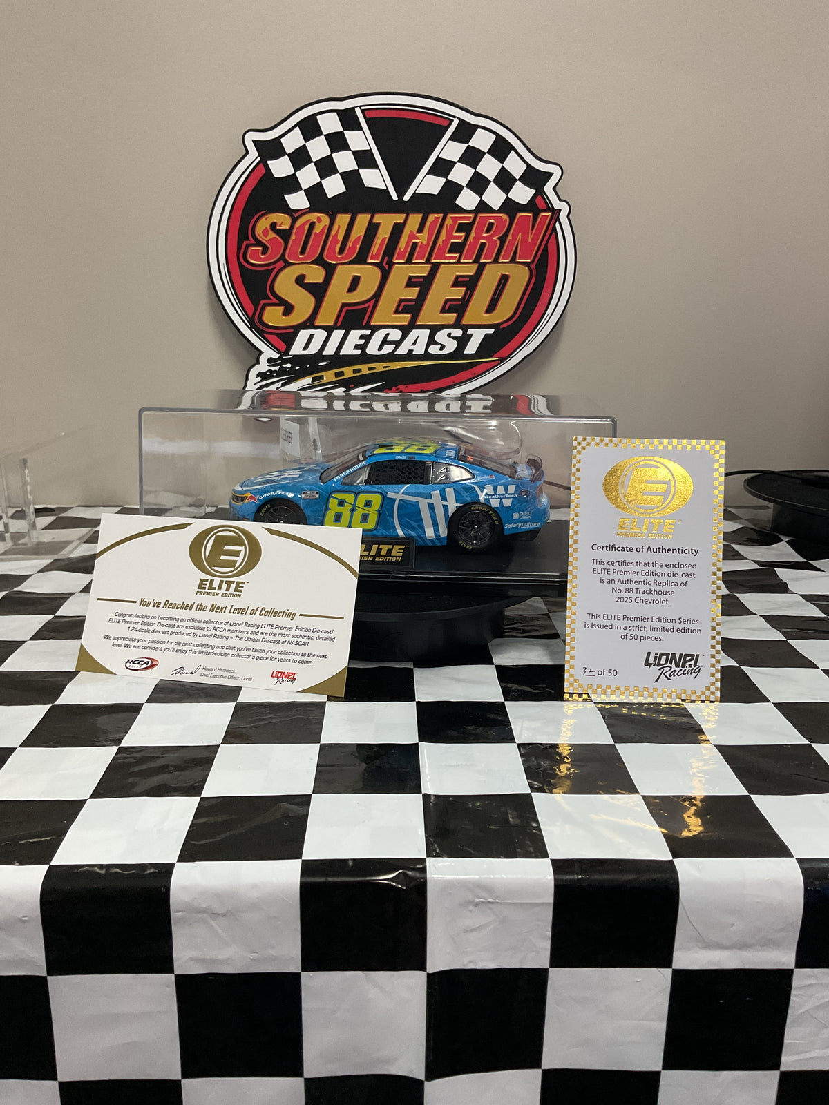 Shane Van Gisbergen 2025 #88 Trackhouse 1:24 Elite Premier