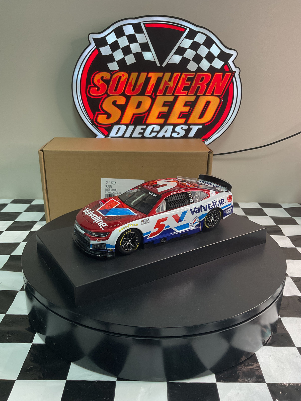 Kyle Larson 2026 #5 Valvoline Color Chrome ELITE