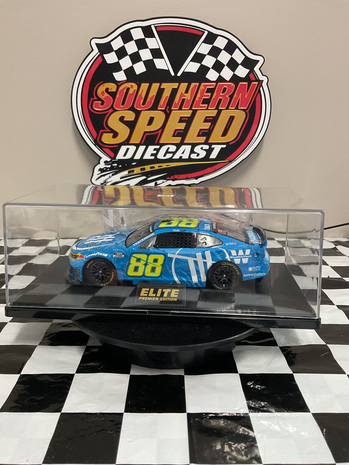 Shane Van Gisbergen 2025 #88 Trackhouse 1:24 Elite Premier