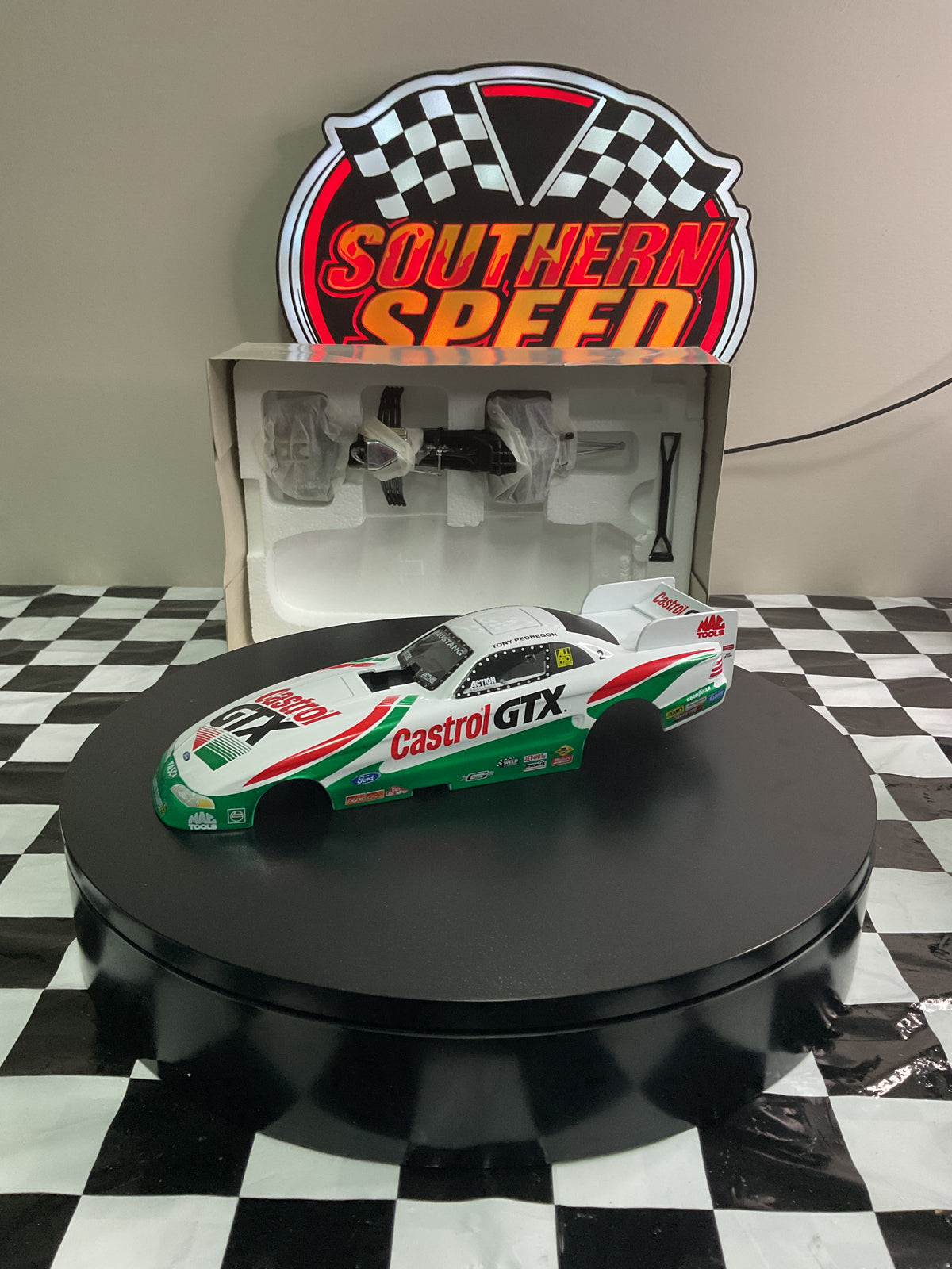 Tony Pedregon Castrol 1997 Mustang 1:24 Scale Funny Car