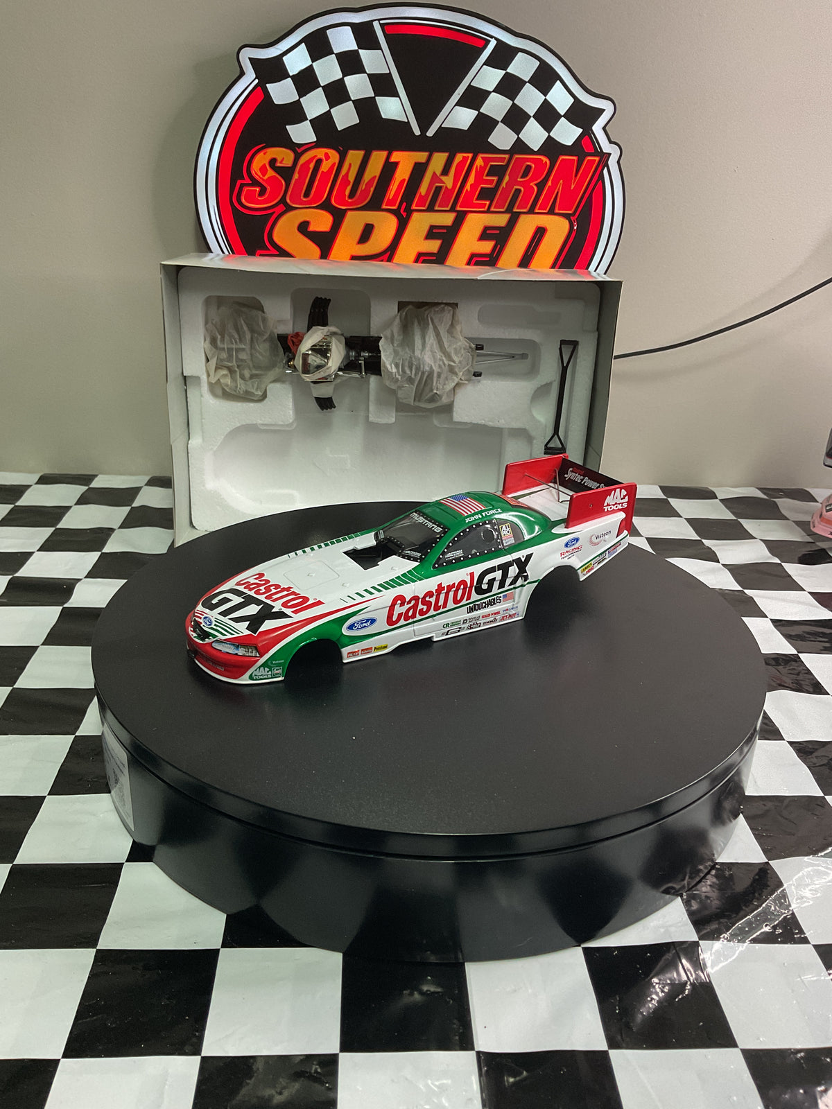 John Force Castrol GTX 1999 Mustang 1:24 Scale Funny Car